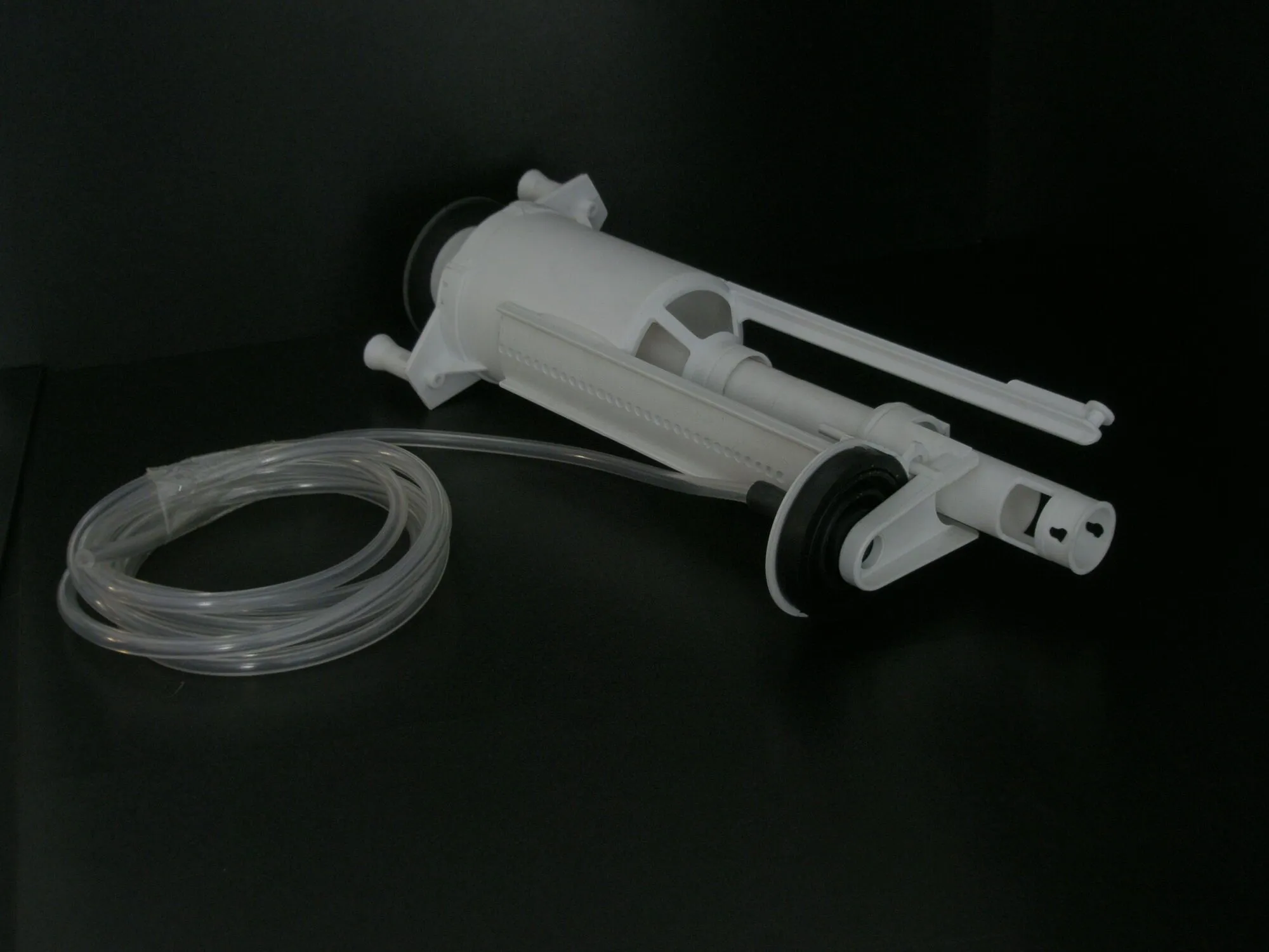 Pneumatic flush valve with rubber seal